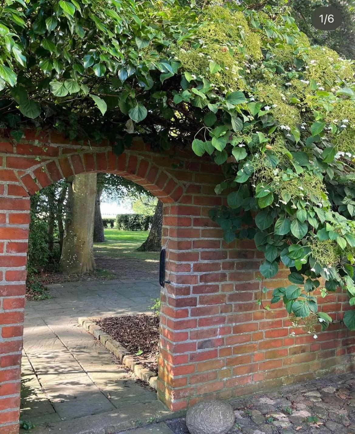 Aespoegarden Bed & Breakfast Klagstorp Eksteriør billede